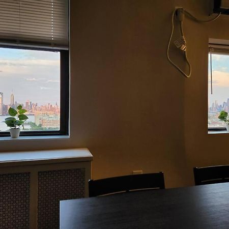 Elegant 2 Bed Gem! Mins From Nyc Διαμέρισμα Union City Εξωτερικό φωτογραφία