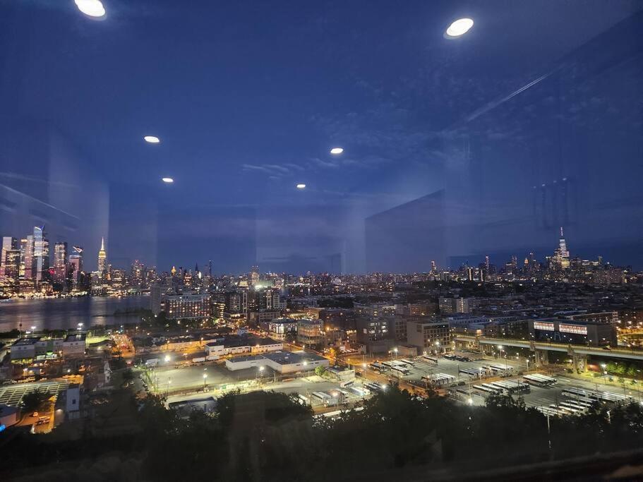 Elegant 2 Bed Gem! Mins From Nyc Διαμέρισμα Union City Εξωτερικό φωτογραφία