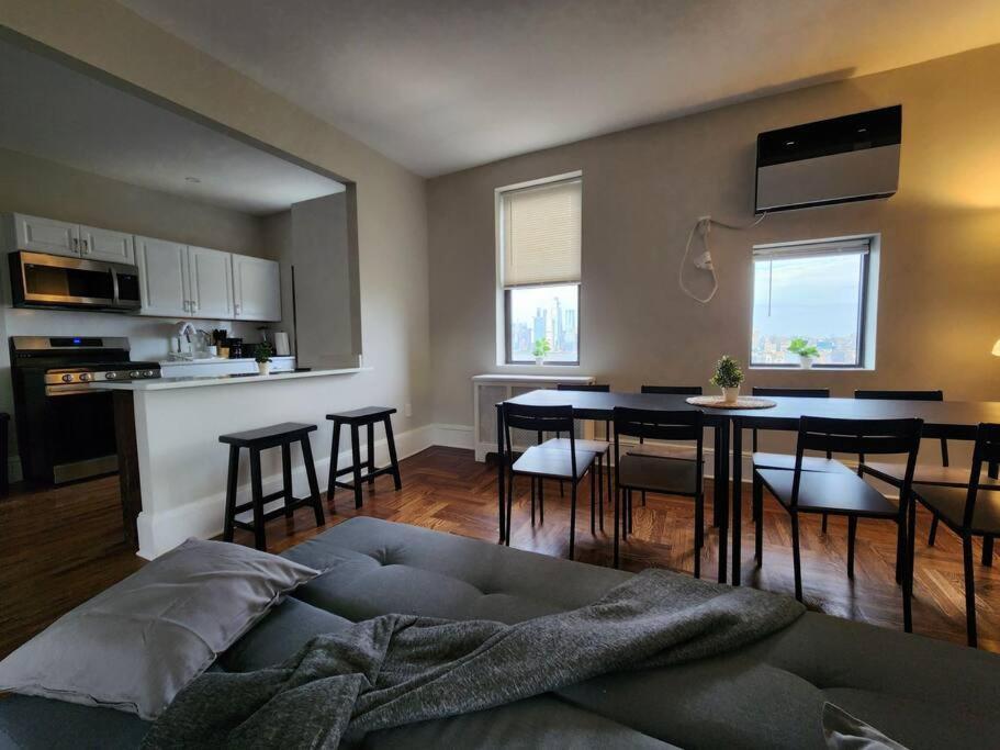 Elegant 2 Bed Gem! Mins From Nyc Διαμέρισμα Union City Εξωτερικό φωτογραφία