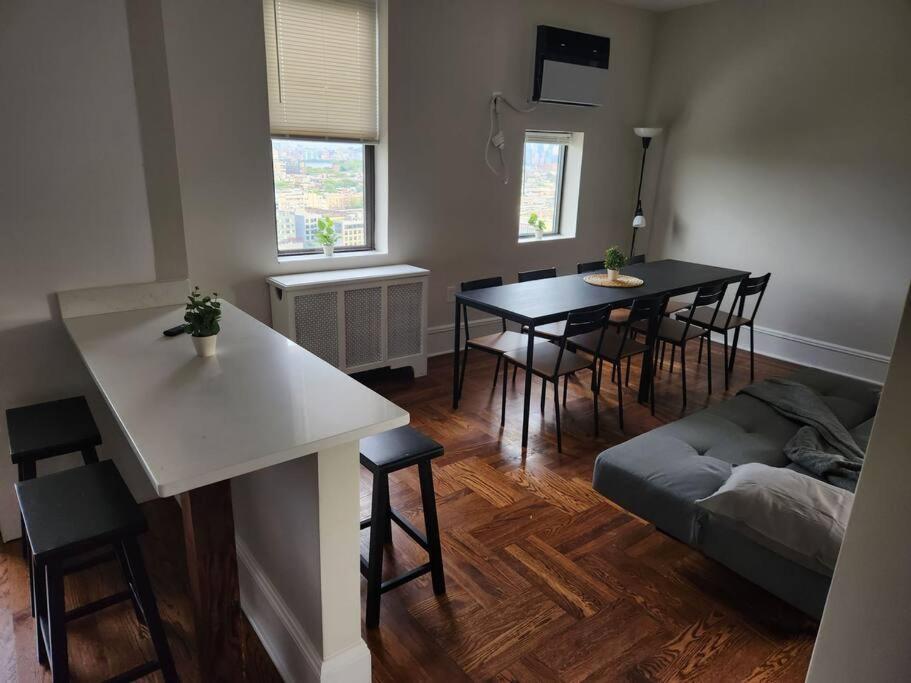 Elegant 2 Bed Gem! Mins From Nyc Διαμέρισμα Union City Εξωτερικό φωτογραφία