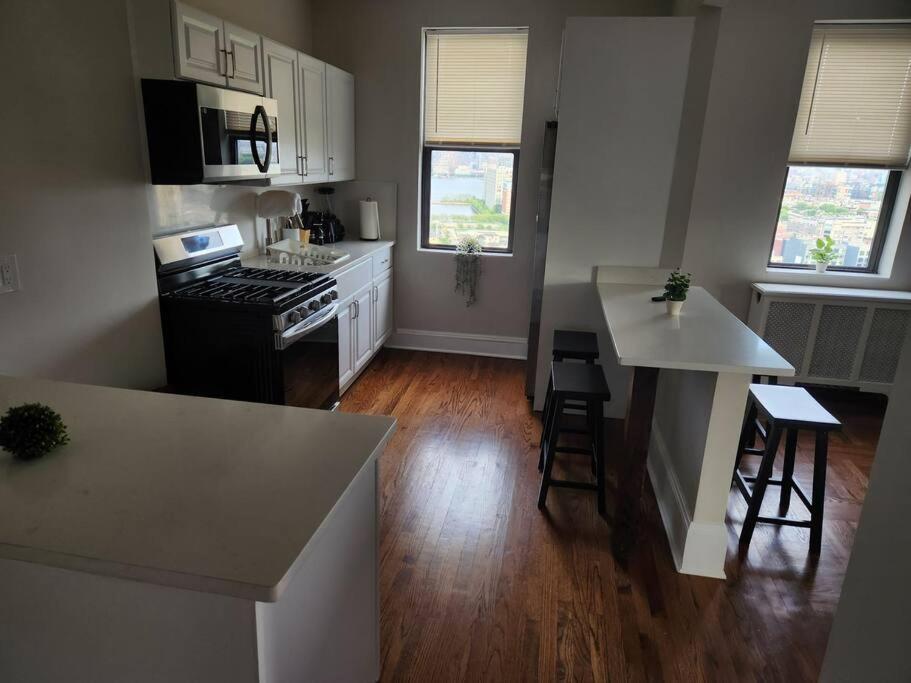 Elegant 2 Bed Gem! Mins From Nyc Διαμέρισμα Union City Εξωτερικό φωτογραφία
