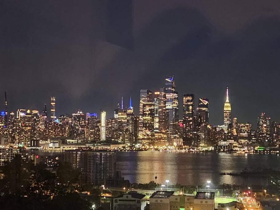 Elegant 2 Bed Gem! Mins From Nyc Διαμέρισμα Union City Εξωτερικό φωτογραφία