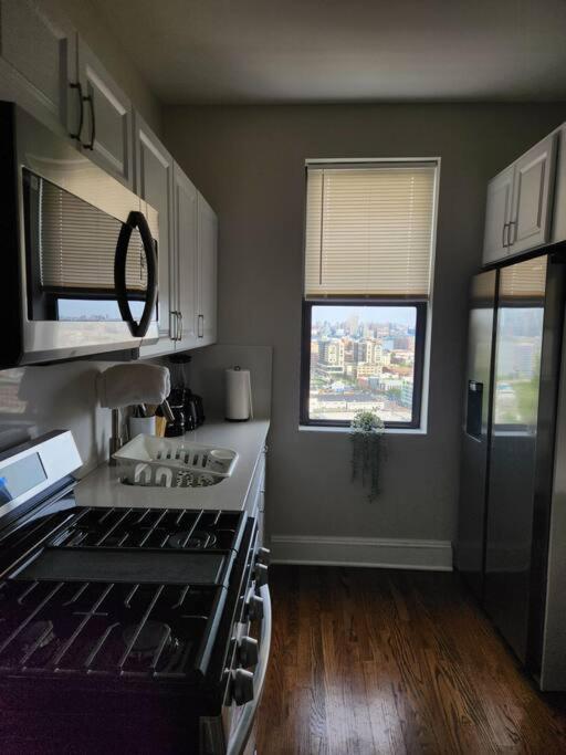 Elegant 2 Bed Gem! Mins From Nyc Διαμέρισμα Union City Εξωτερικό φωτογραφία