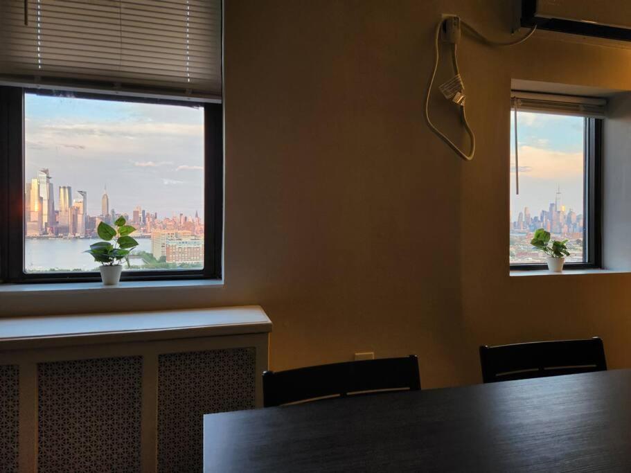 Elegant 2 Bed Gem! Mins From Nyc Διαμέρισμα Union City Εξωτερικό φωτογραφία