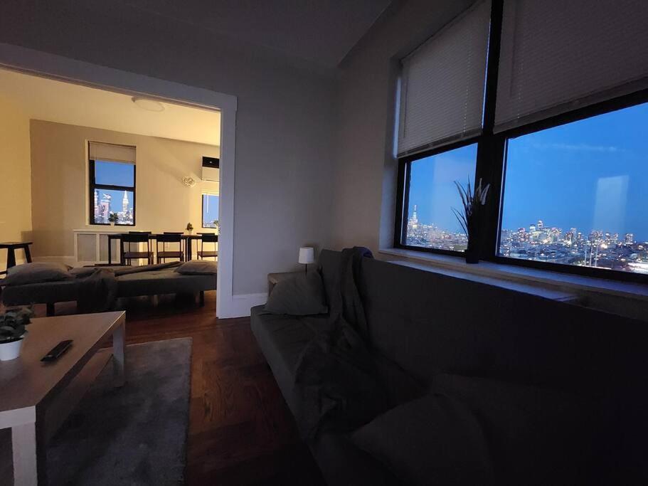Elegant 2 Bed Gem! Mins From Nyc Διαμέρισμα Union City Εξωτερικό φωτογραφία