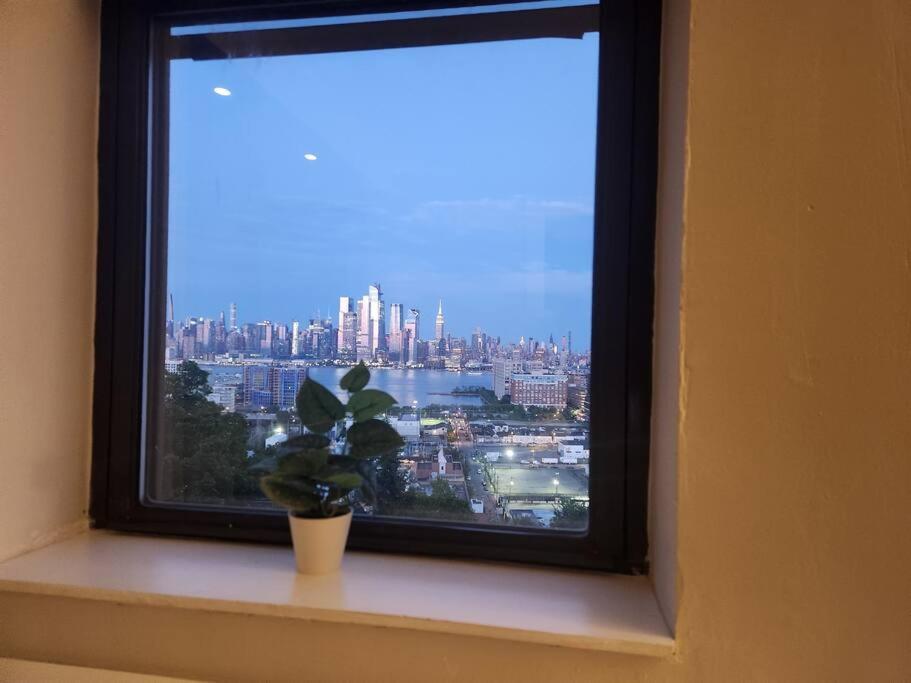Elegant 2 Bed Gem! Mins From Nyc Διαμέρισμα Union City Εξωτερικό φωτογραφία